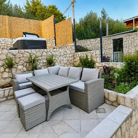 Starlight Okrug Panoramic Sea View & Jacuzzi Trogir